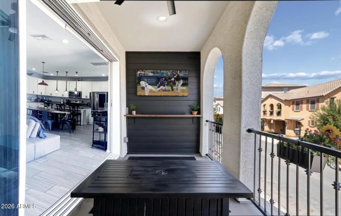 Real Estate Picture 16