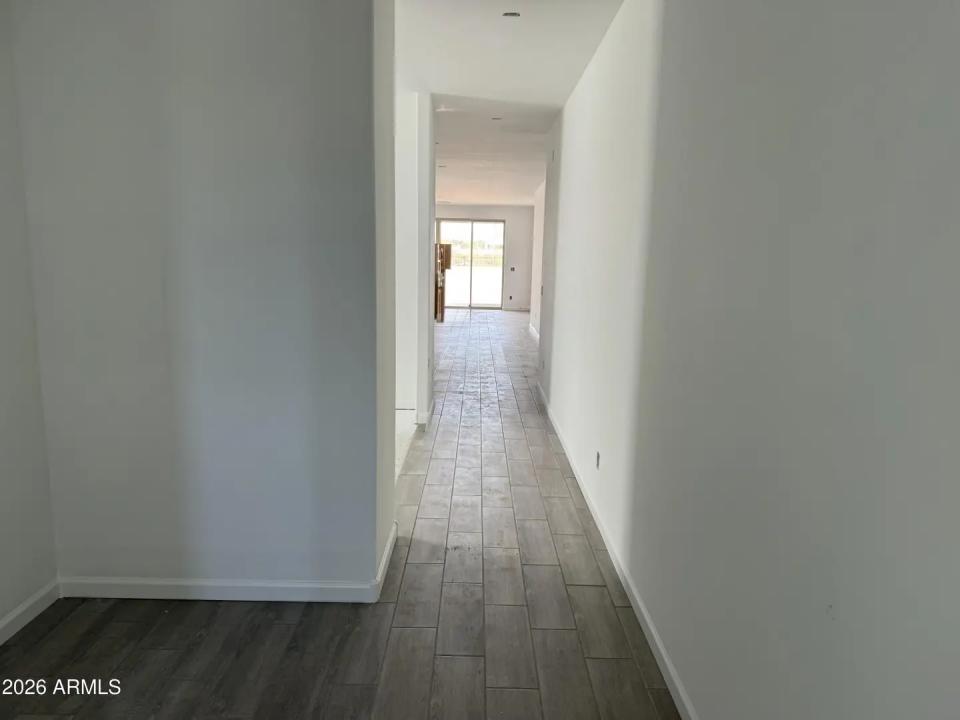 Real Estate Picture 3