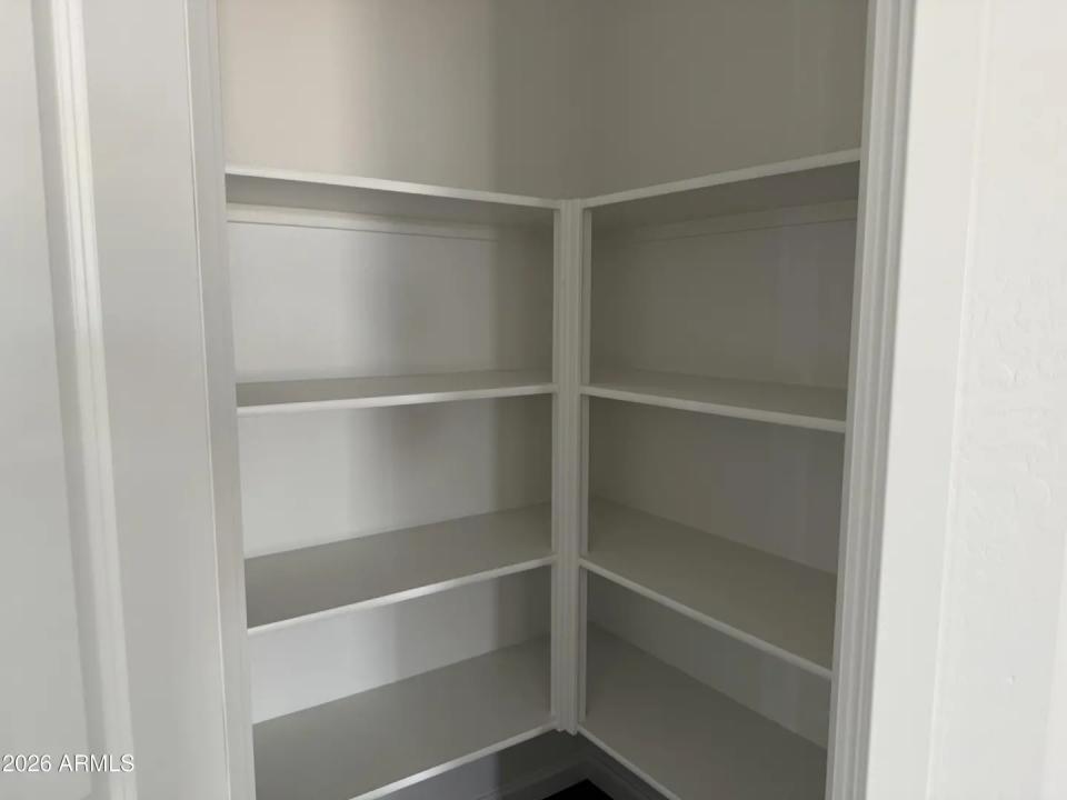 Real Estate Picture 5