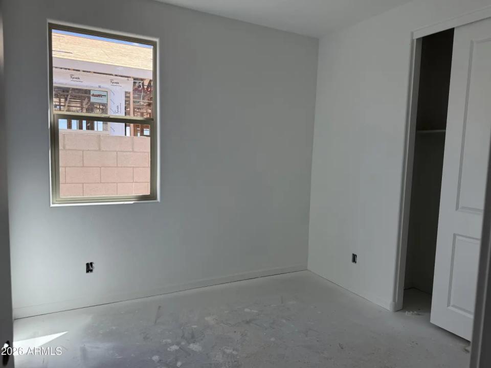 Real Estate Picture 7