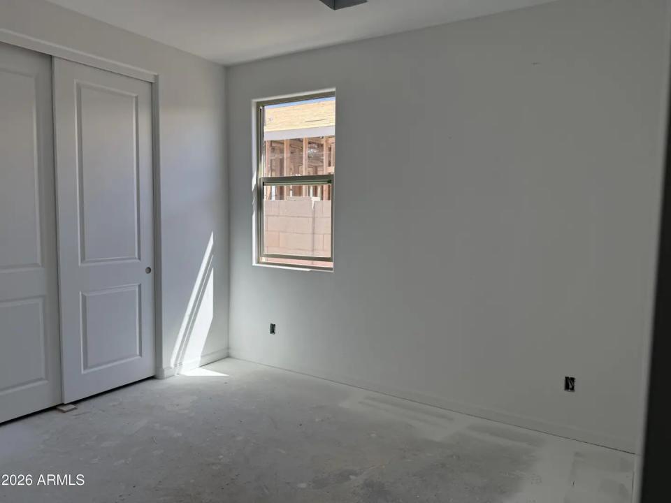 Real Estate Picture 9