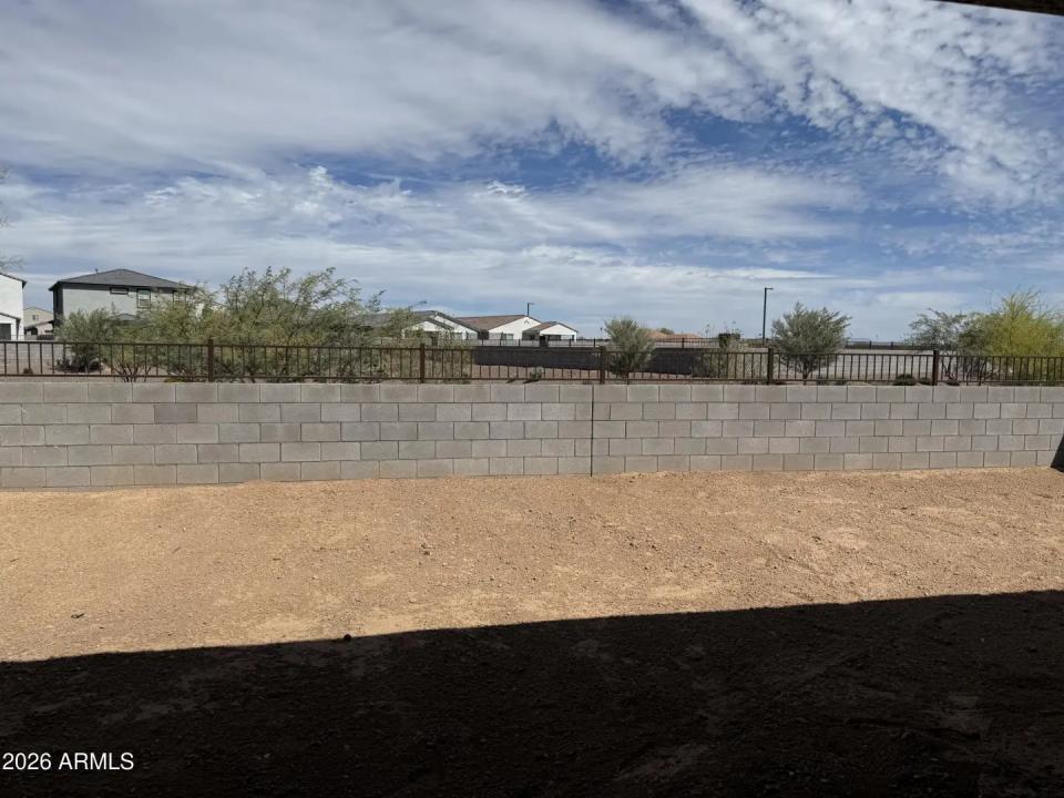 Real Estate Picture 11