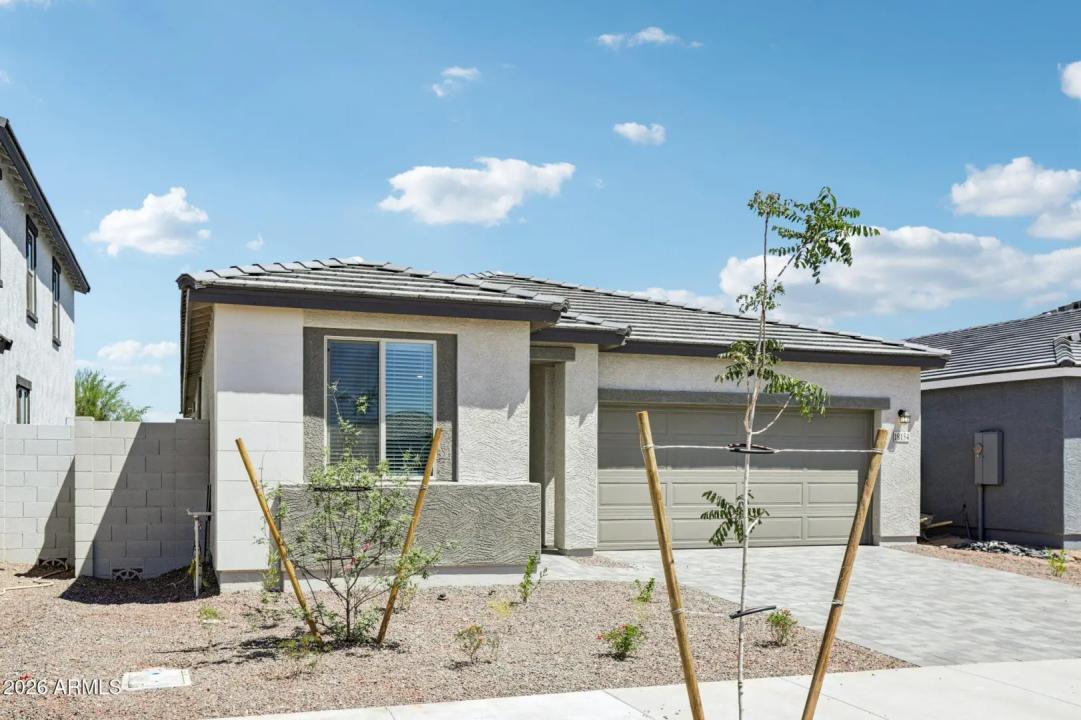 Real Estate Picture 3