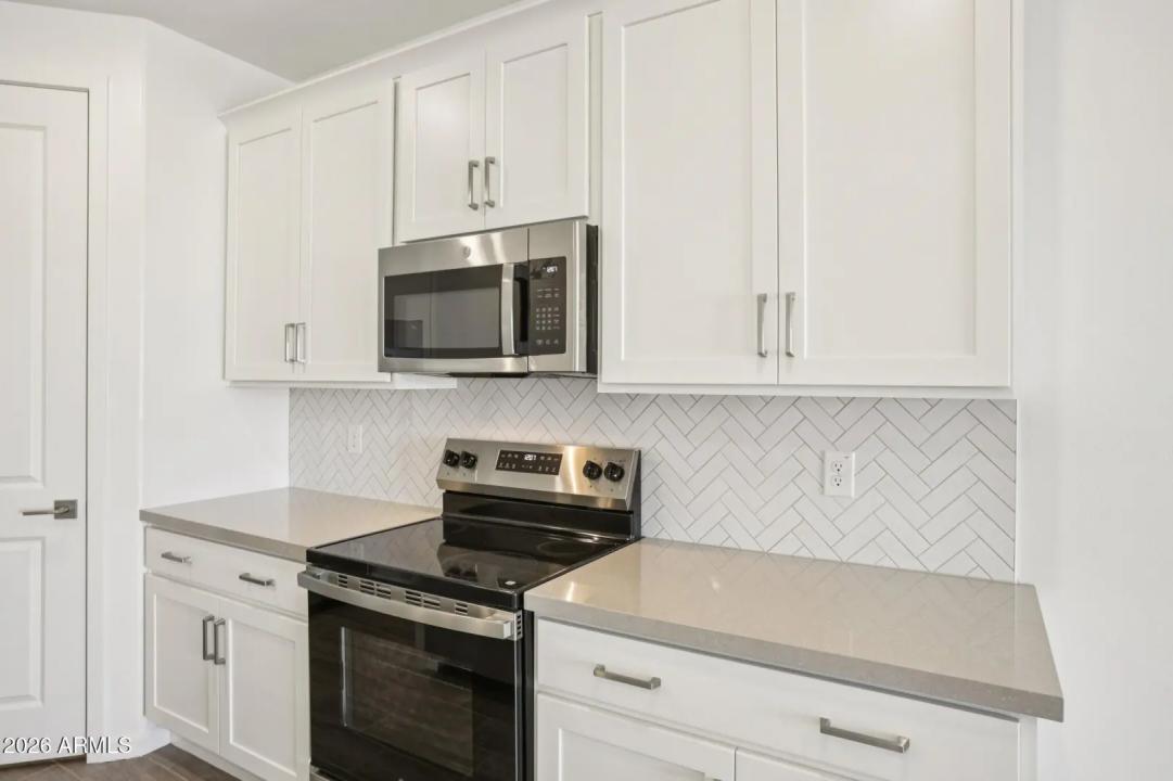 Real Estate Picture 5