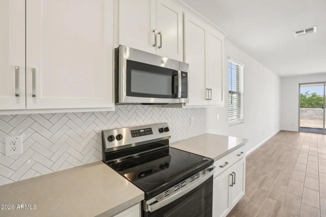 Real Estate Picture 6