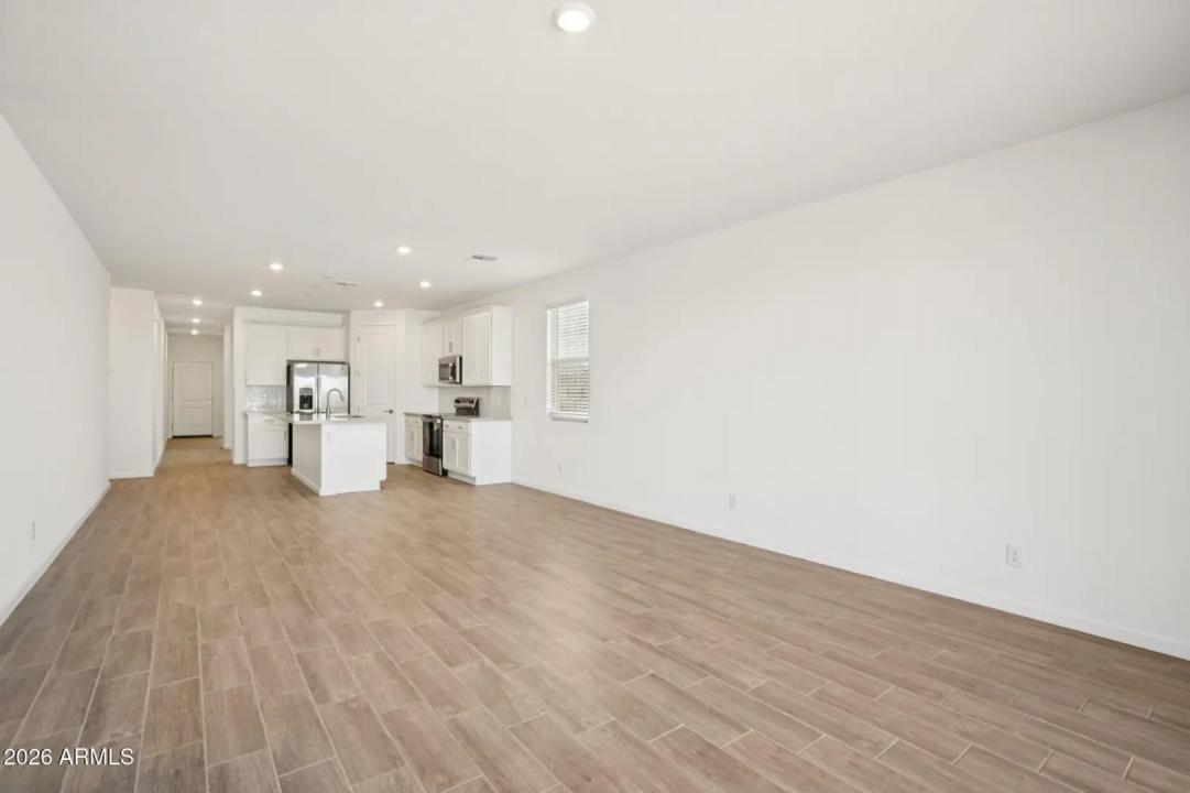 Real Estate Picture 9