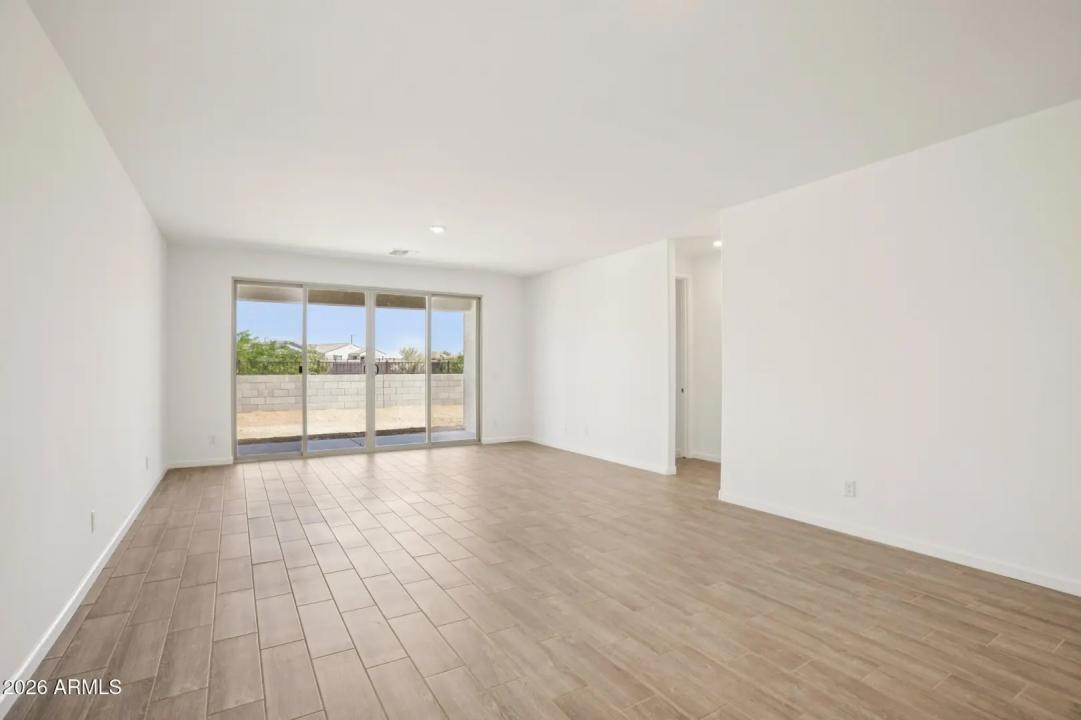 Real Estate Picture 10