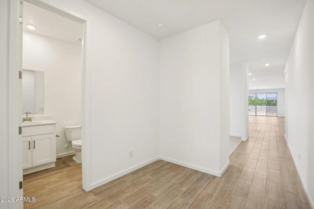 Real Estate Picture 11