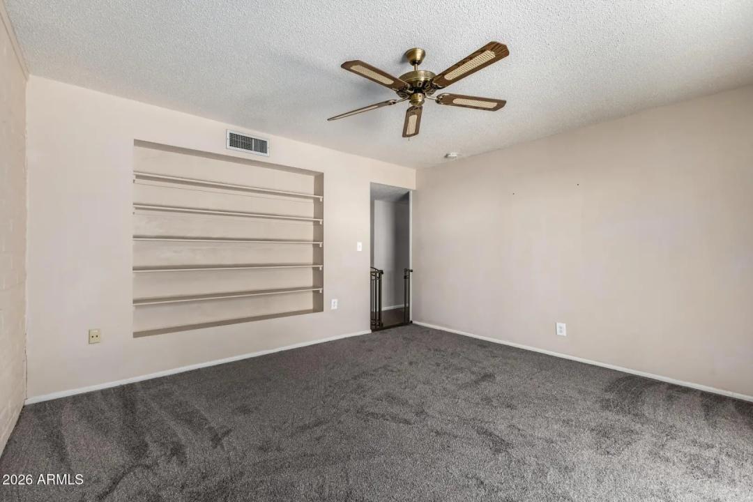 Real Estate Picture 16