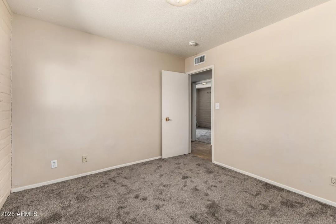 Real Estate Picture 34