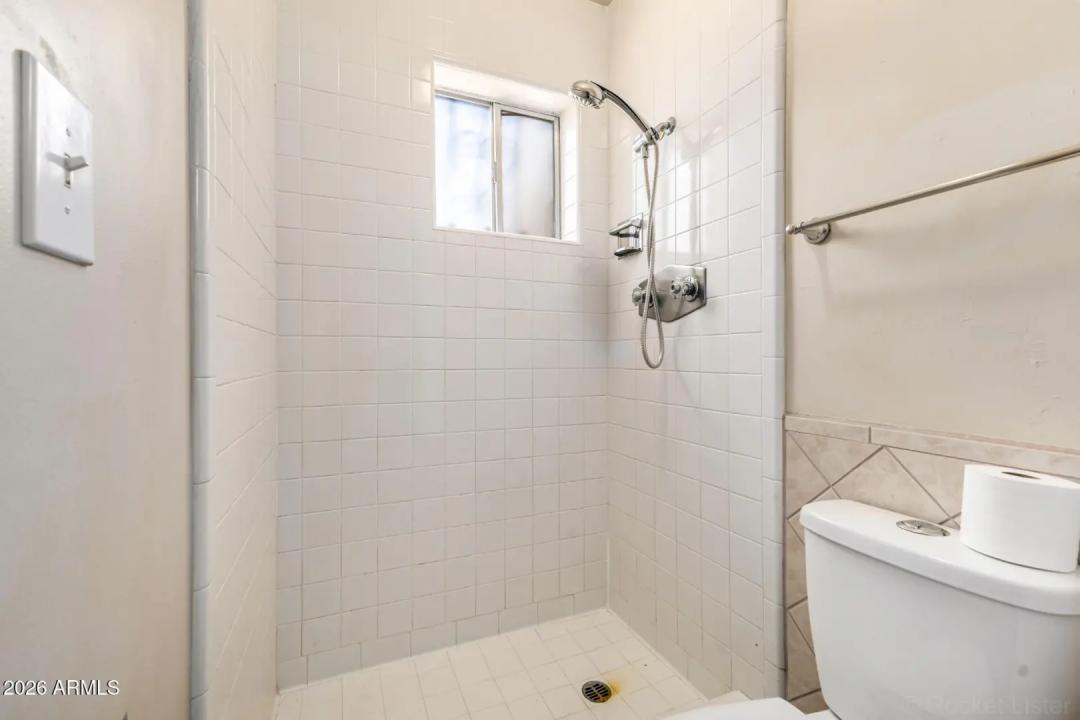 Real Estate Picture 13