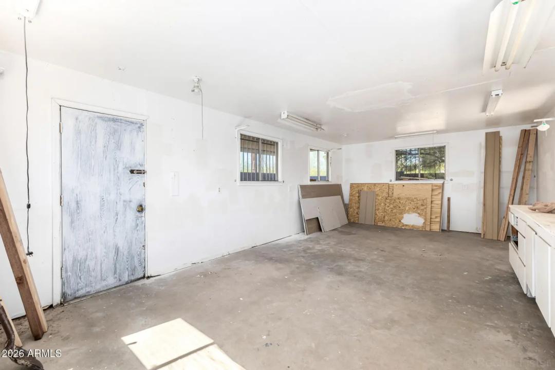 Real Estate Picture 22