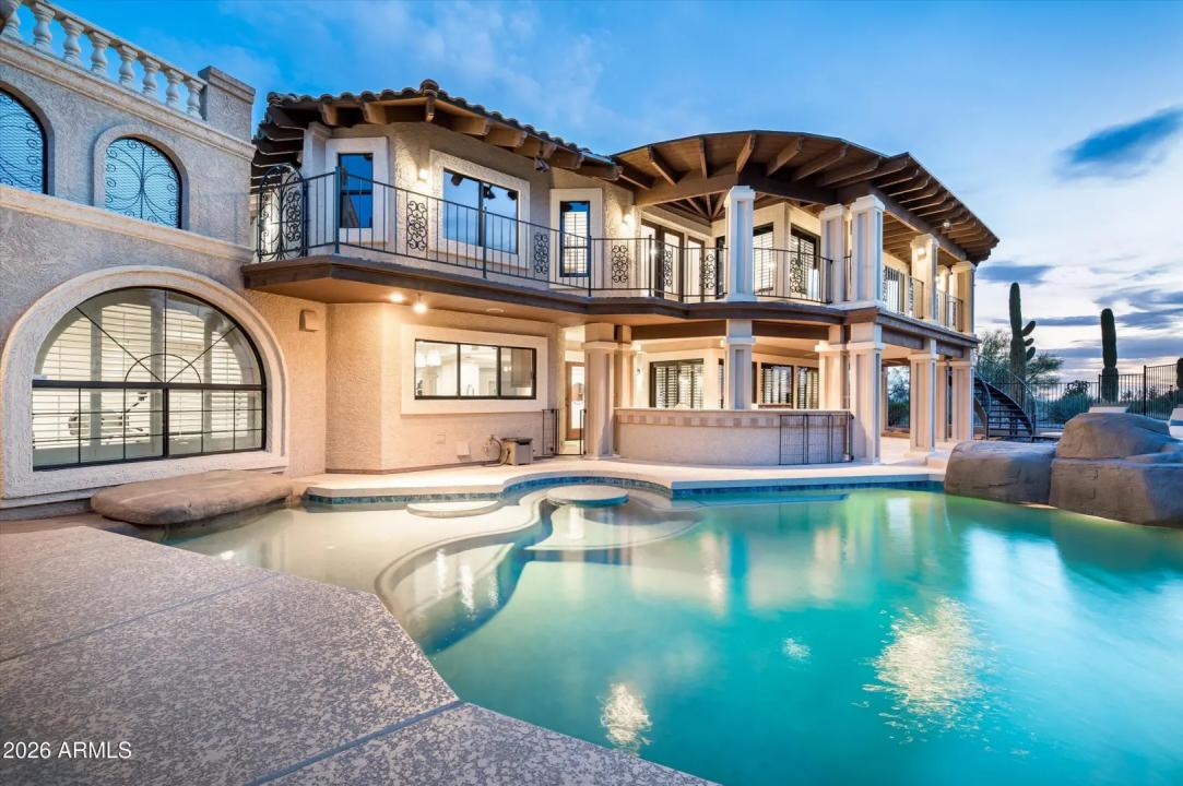 Real Estate Picture 3