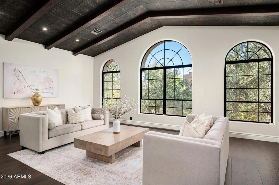 Real Estate Picture 9