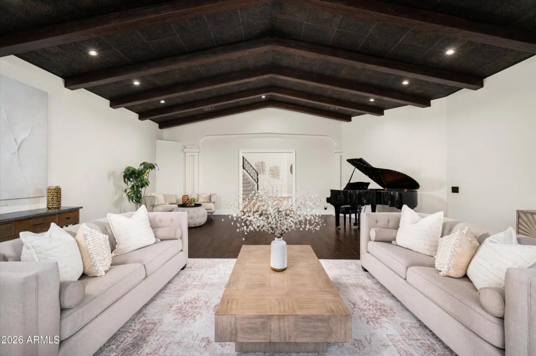 Real Estate Picture 10