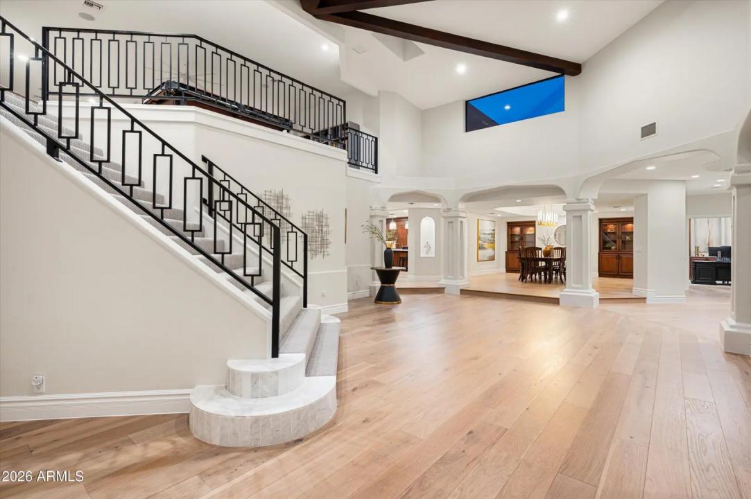 Real Estate Picture 7