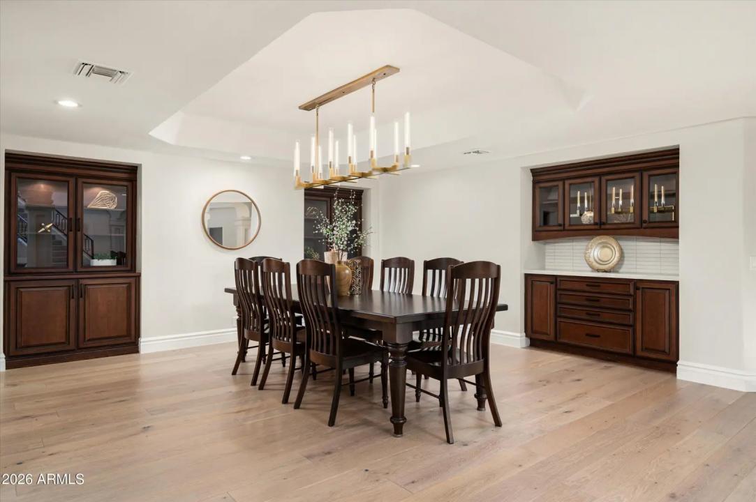 Real Estate Picture 11