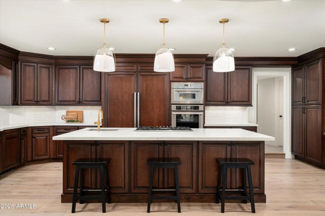 Real Estate Picture 13