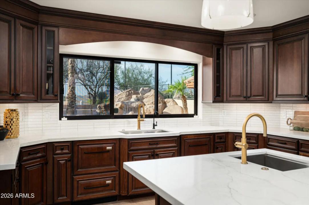 Real Estate Picture 15