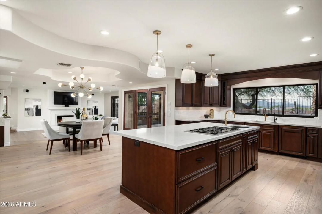 Real Estate Picture 16