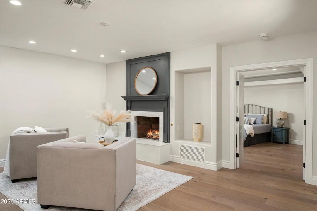 Real Estate Picture 23