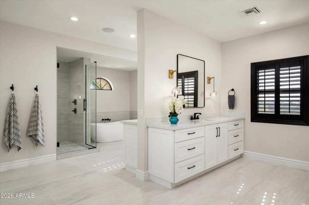 Real Estate Picture 26