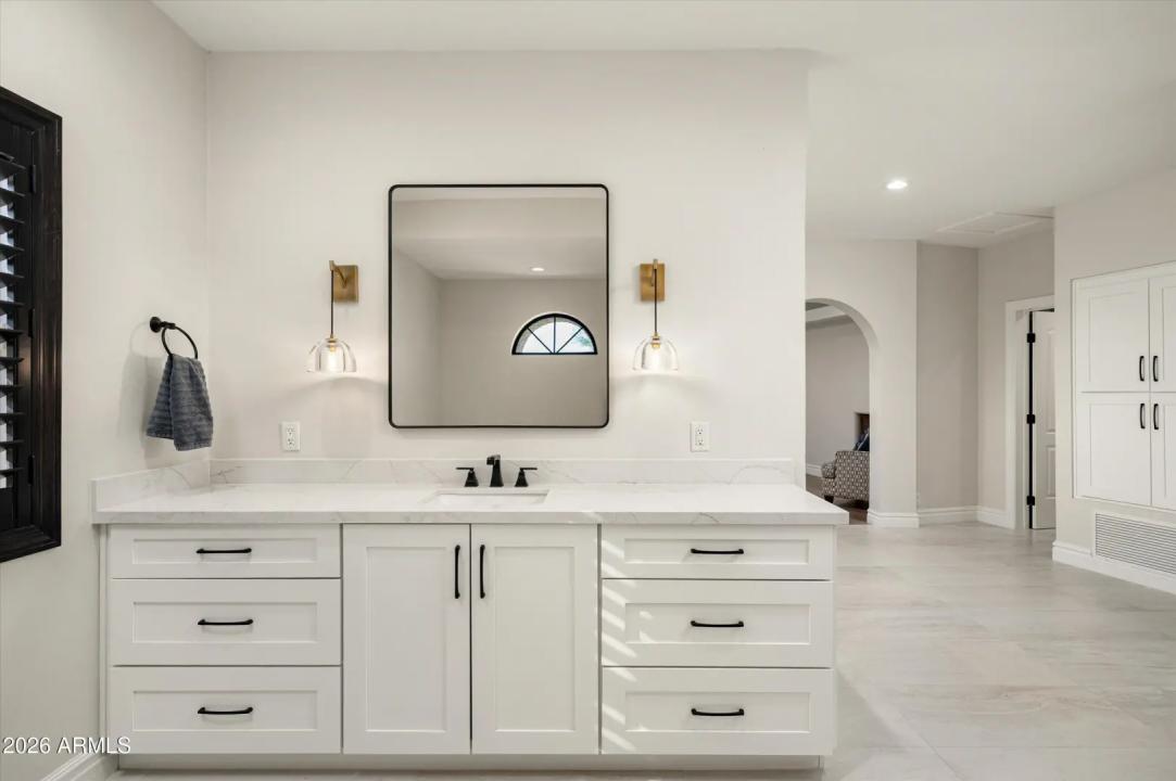 Real Estate Picture 28