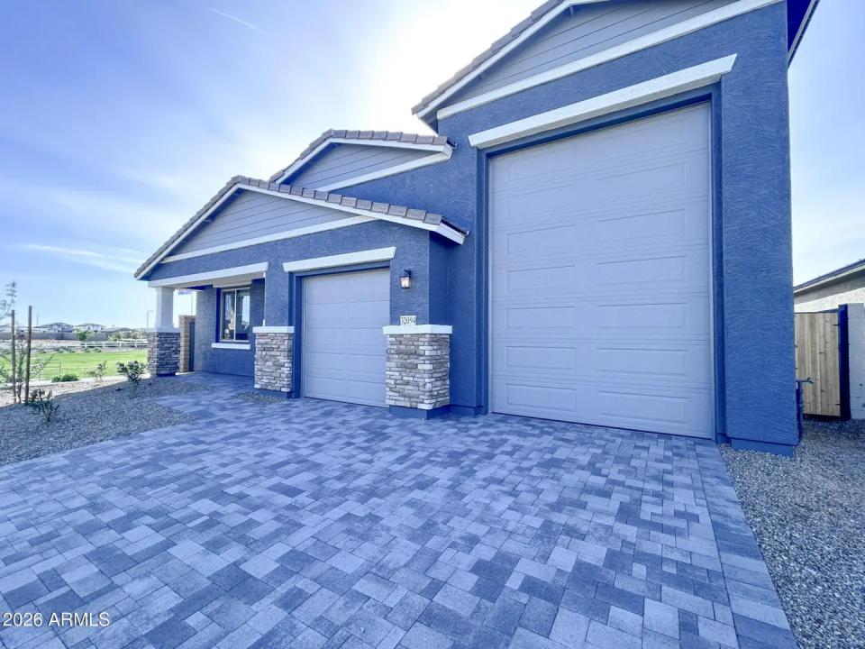 Real Estate Picture 3