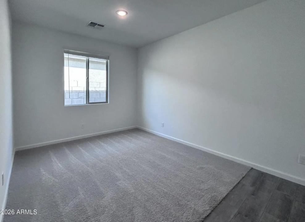 Real Estate Picture 11