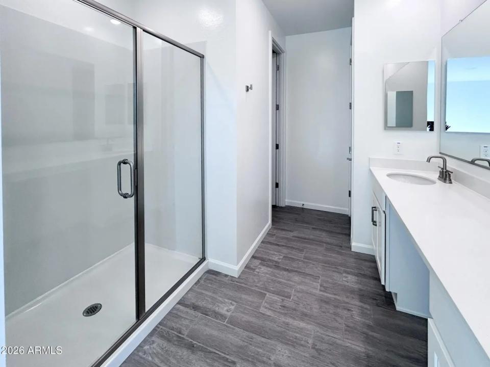 Real Estate Picture 16