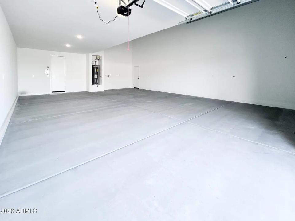 Real Estate Picture 22