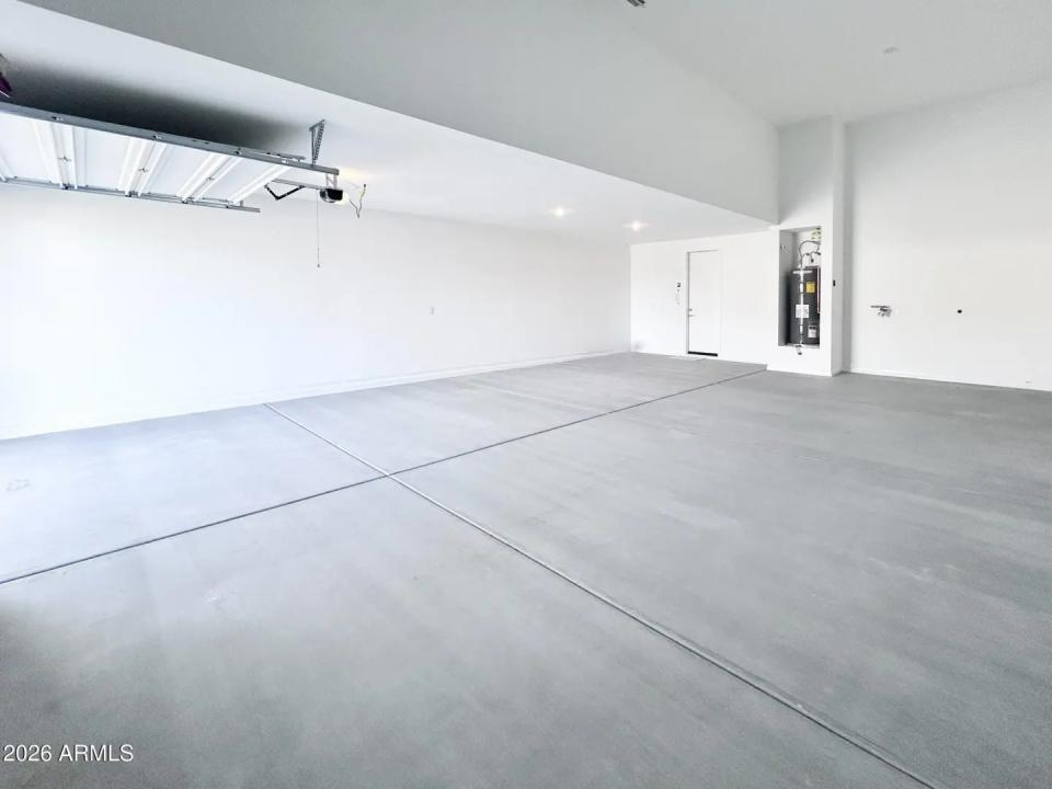 Real Estate Picture 23