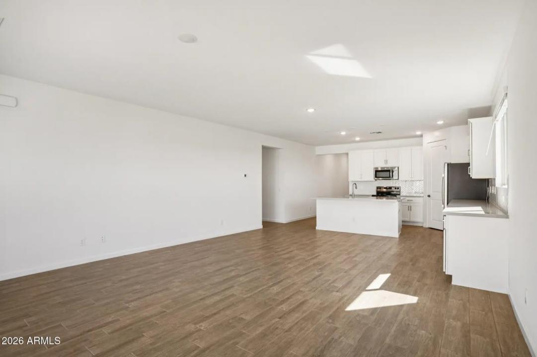 Real Estate Picture 5