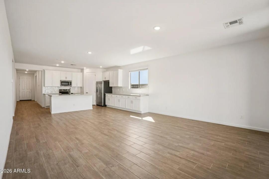 Real Estate Picture 6