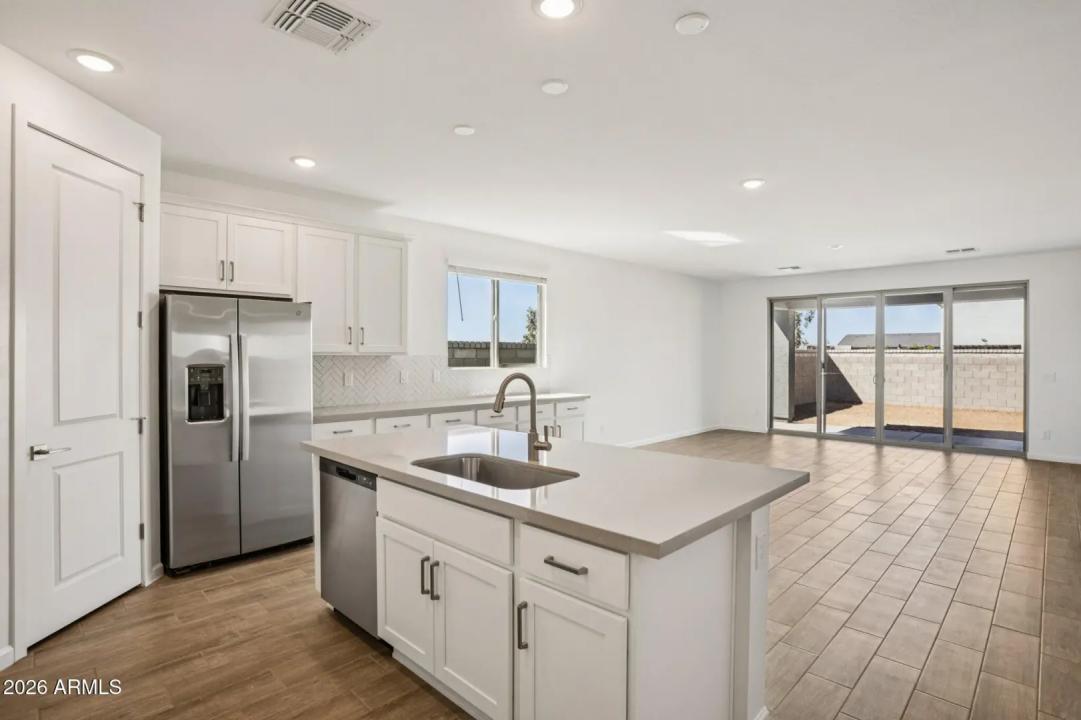 Real Estate Picture 10
