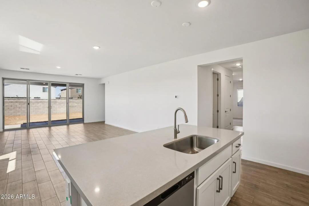 Real Estate Picture 12
