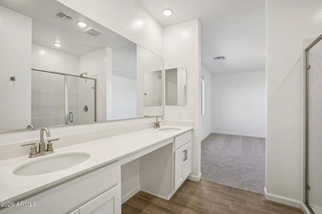 Real Estate Picture 29