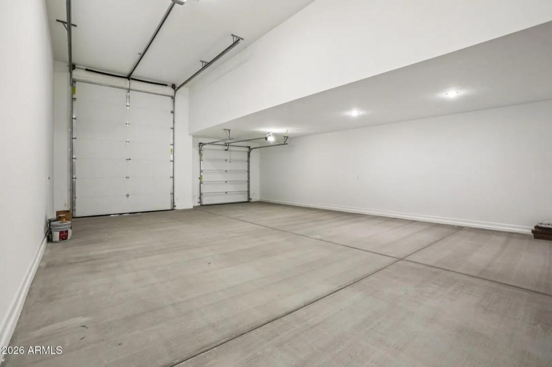 Real Estate Picture 30