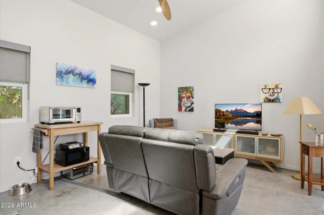 Real Estate Picture 21