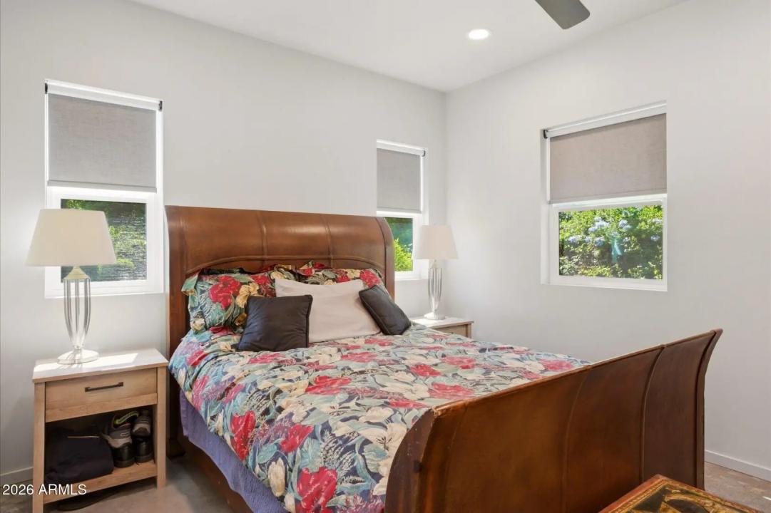 Real Estate Picture 22