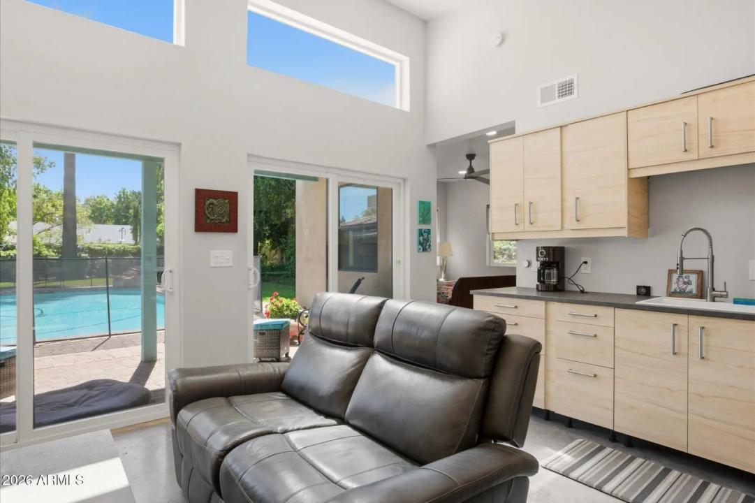 Real Estate Picture 20