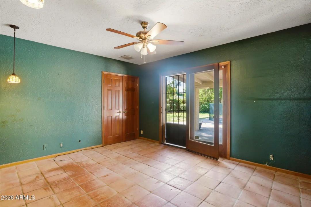 Real Estate Picture 17