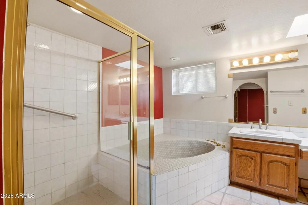 Real Estate Picture 13