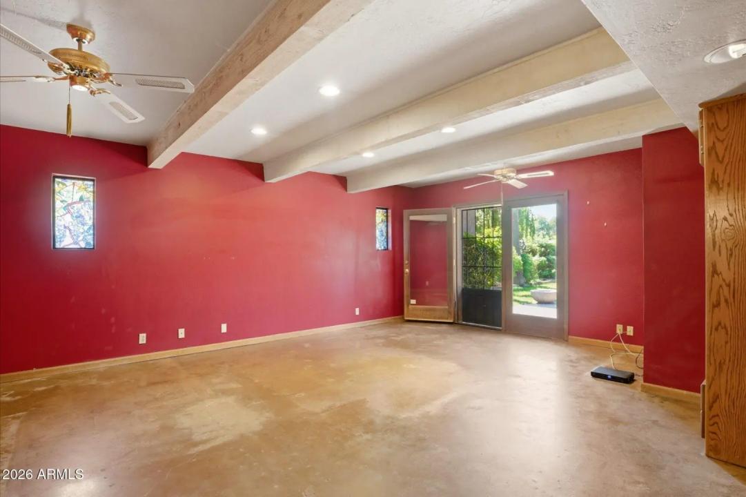 Real Estate Picture 12