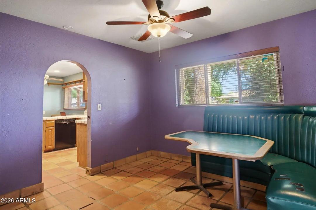 Real Estate Picture 8