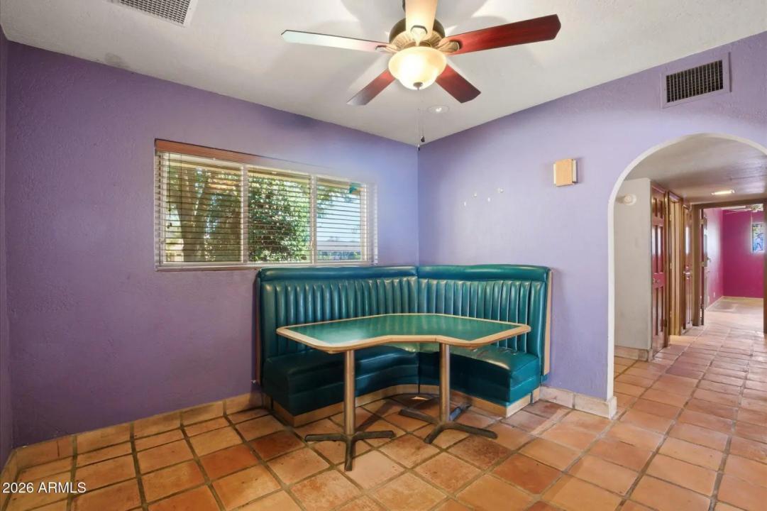 Real Estate Picture 7