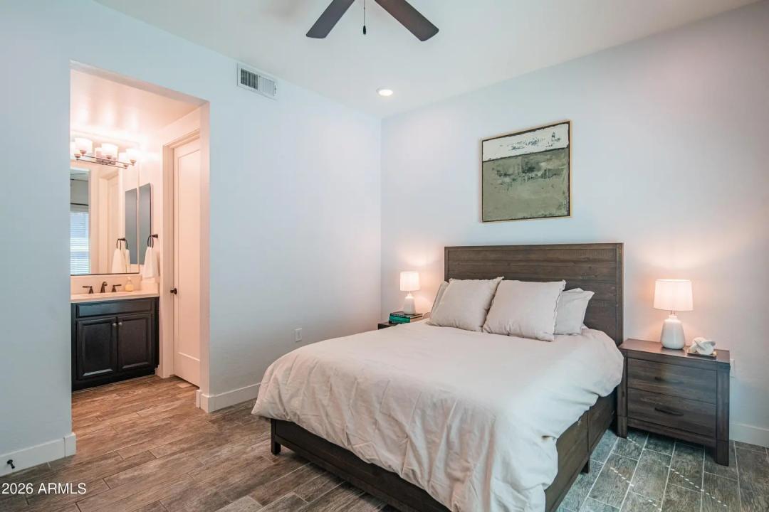 Real Estate Picture 8