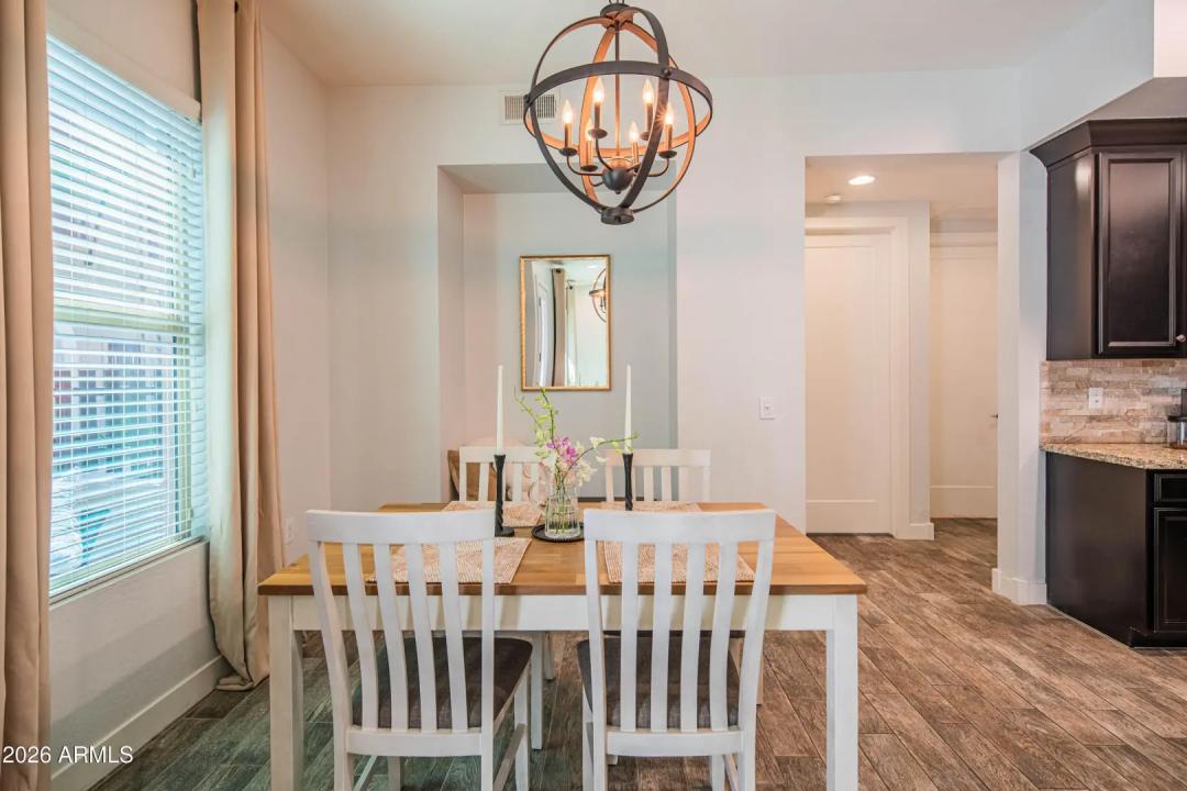 Real Estate Picture 7