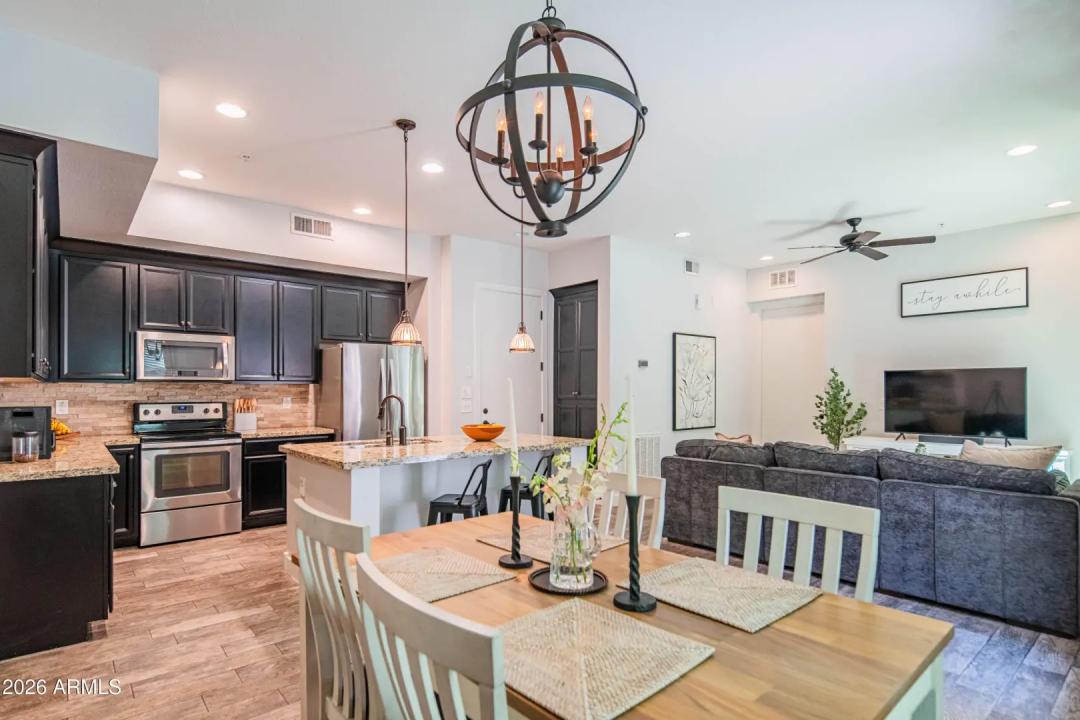 Real Estate Picture 4