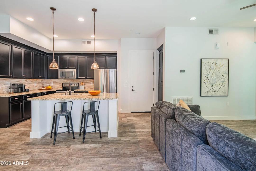 Real Estate Picture 6